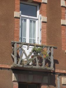 French Rustic Log Balcony Railing